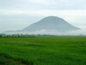 Ba Den mountain and its story (Núi Bà Đen)