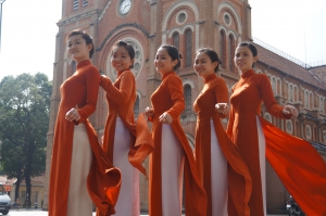 History of the ao dai costumes in Vietnam