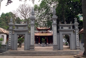 Đồng Cổ  Temple in Hanoi
