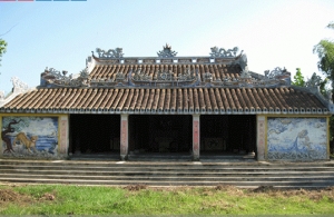 Bo Ban Communal House